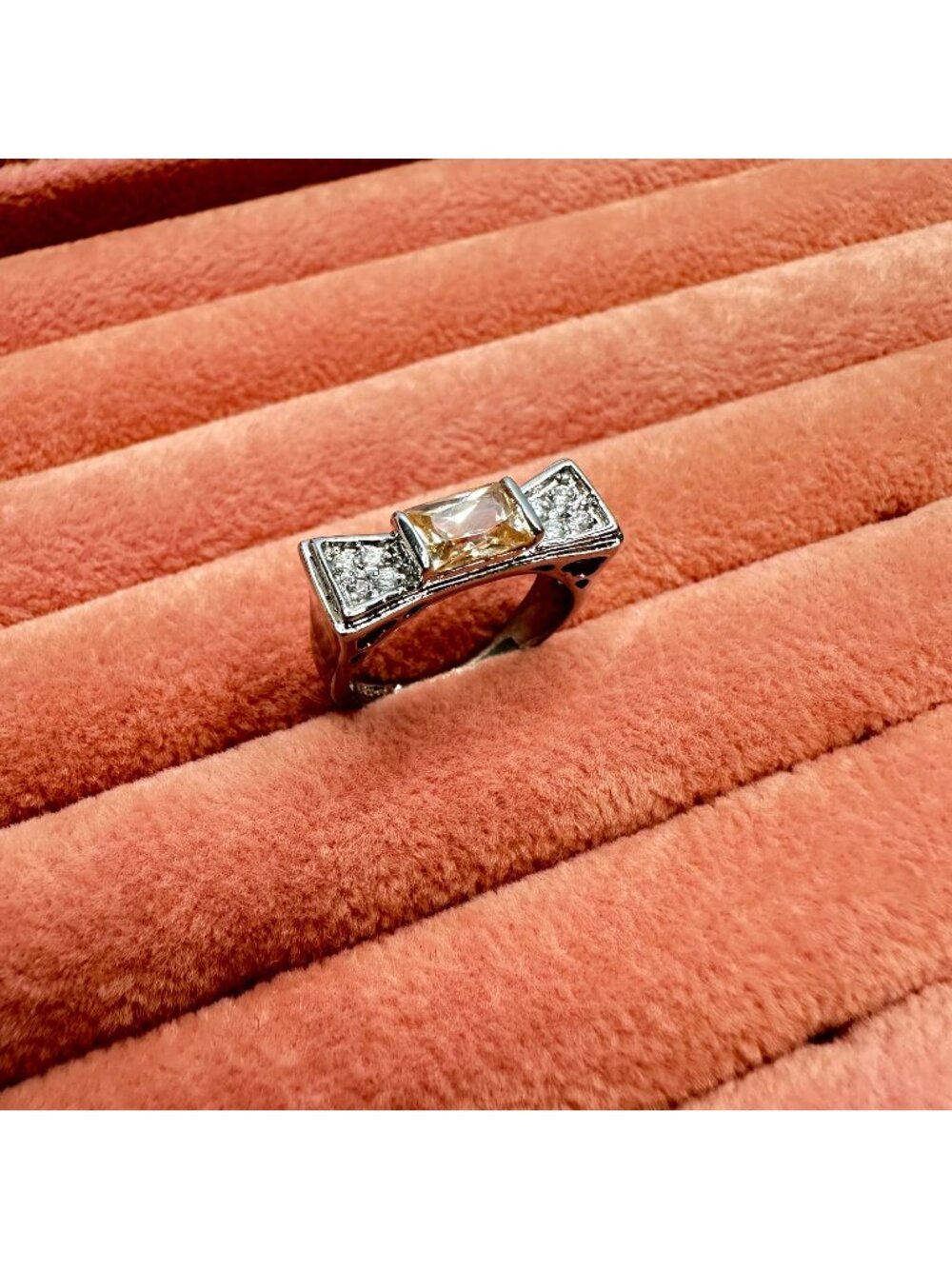 Bow-Style Champagne & Clear Cubic Zirconia Silver-Tone Ring Size 7 - Picture 1 of 16